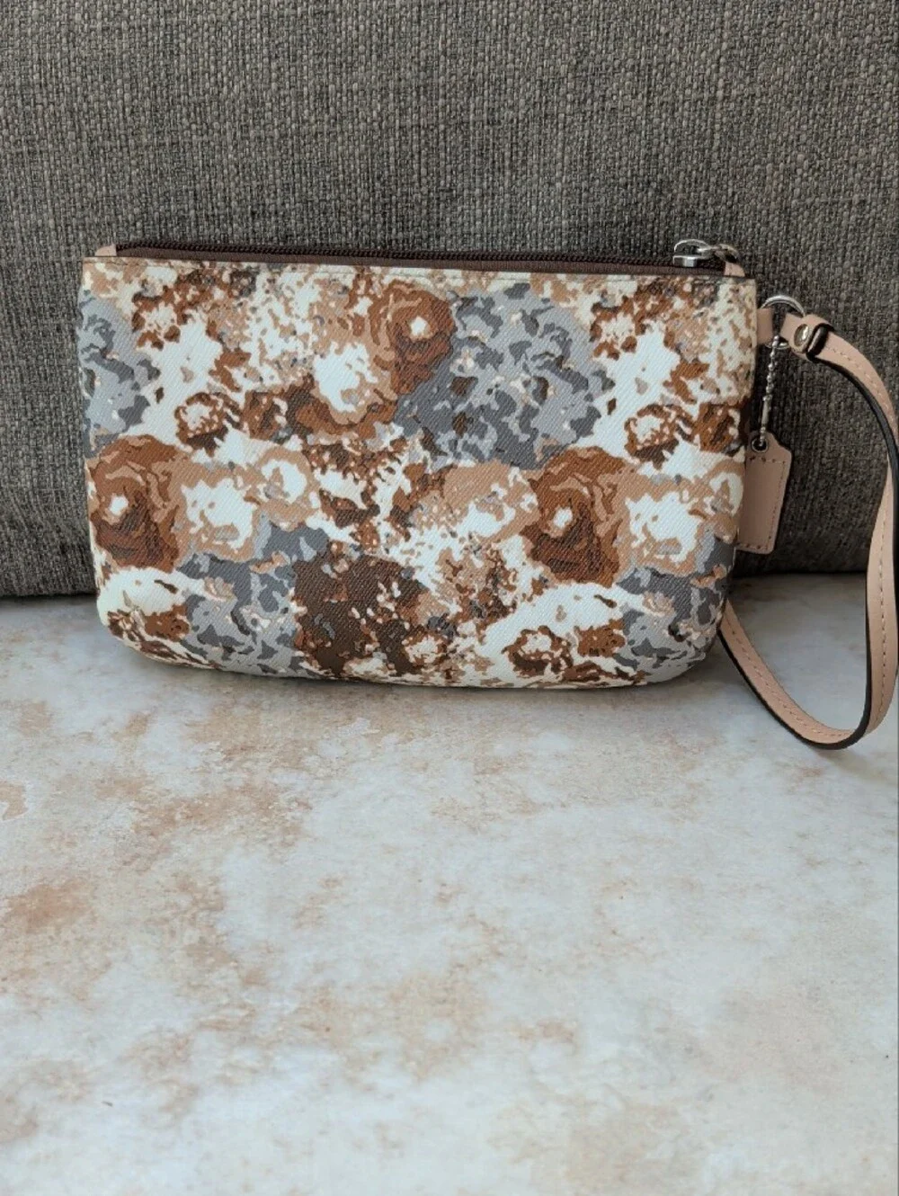 Coach Peyton Floral Neutrals Medium Wristlet EUC